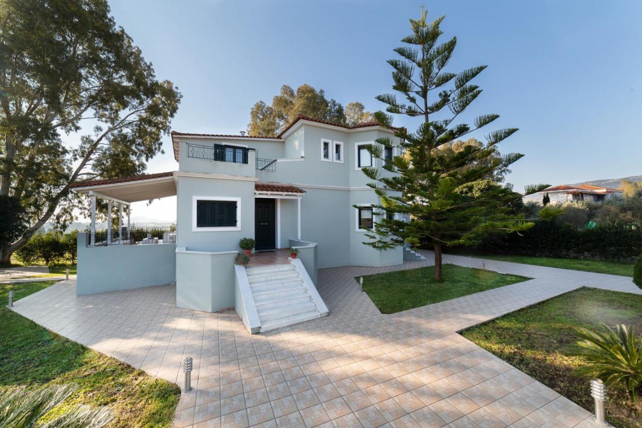 Louke Villa Lixouri
